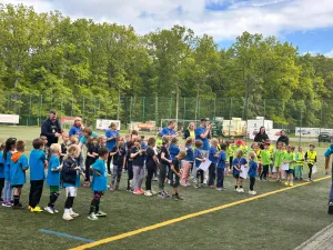 die Sieger sind die 100 Kinder