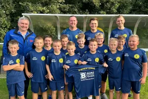 E2- Junioren mit neuer Trainingsbekleidung